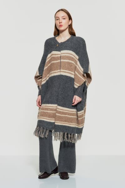 Antikbatik Poncho de lana de alpaca Mila