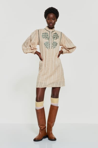 Antikbatik Robe courte brodée Anouki