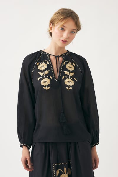 Antikbatik Blouse hand-embroidered with silk thread Ila