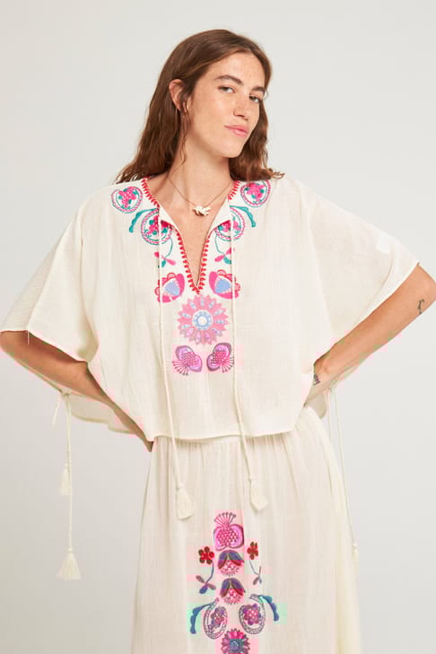 Antikbatik Top bordado estilo caftán Magoo