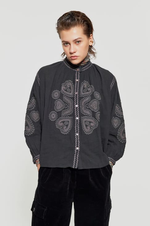 Antikbatik Robby embroidered blouse