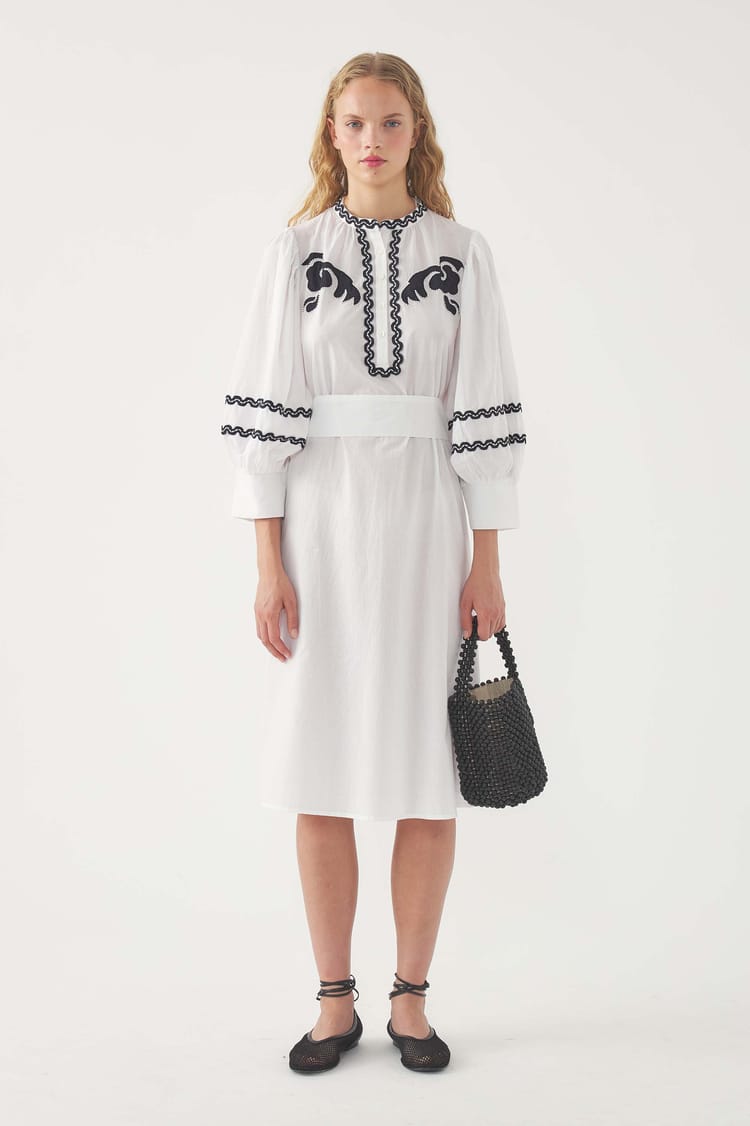 antik batik Robe brodée Dalli