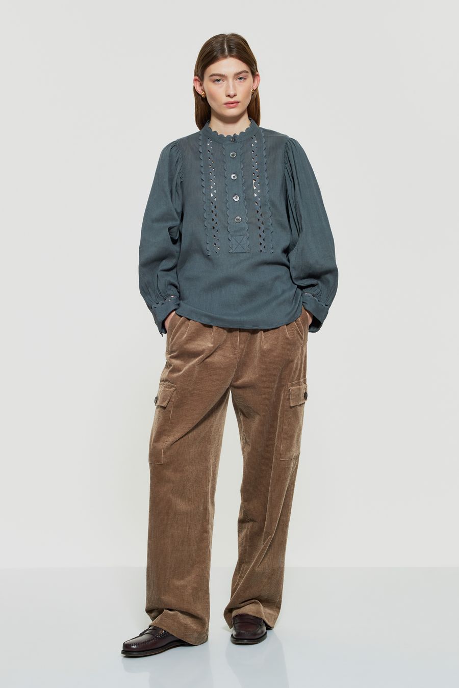Antikbatik Bluse mit Lochmuster Aya