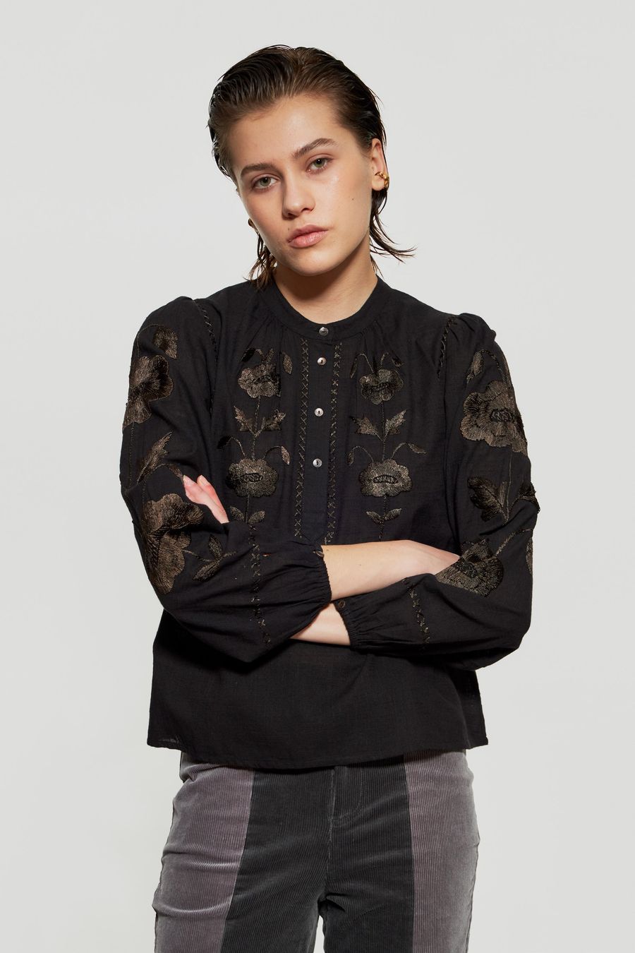 Antikbatik Bestickte Bluse Isla