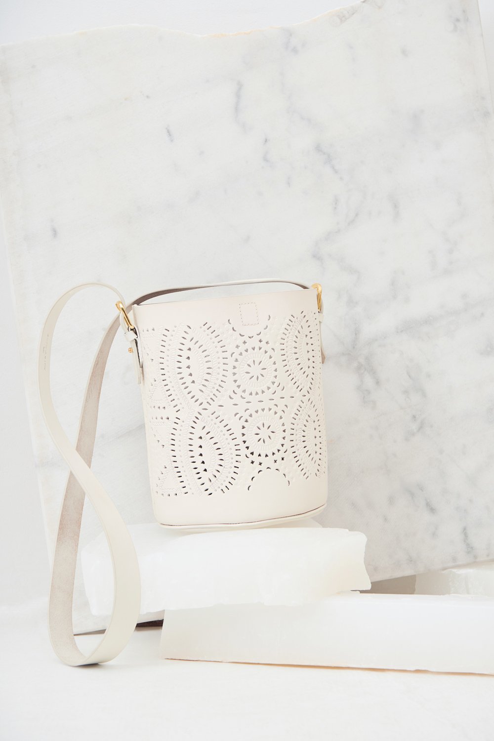 Sac seau cuir Ligo - Blanc - Antik Batik (photo) Sac seau cuir Ligo - Blanc - Antik Batik (photo)