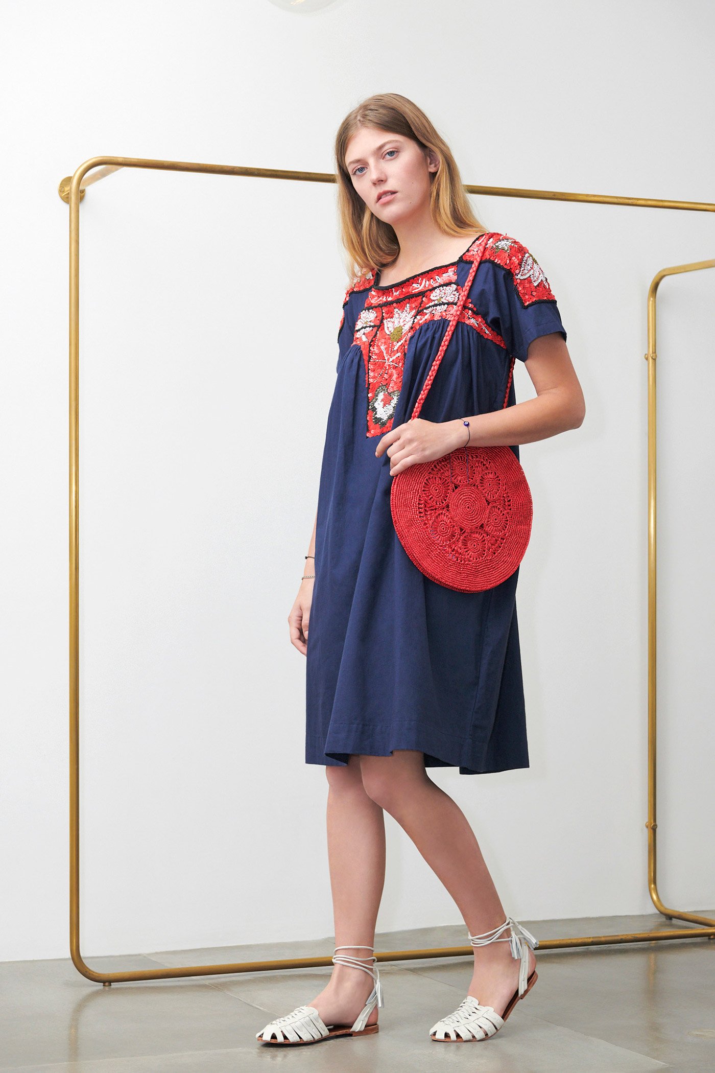 Sac rond Rafi en paille rouge - Antik Batik (photo) Sac rond Rafi en paille rouge - Antik Batik (photo)