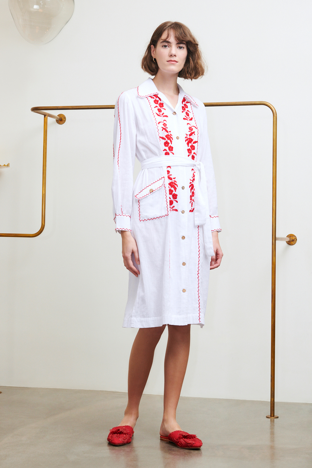 Robe brodée Karamba blanche - Antik Batik (photo) Robe brodée Karamba blanche - Antik Batik (photo)