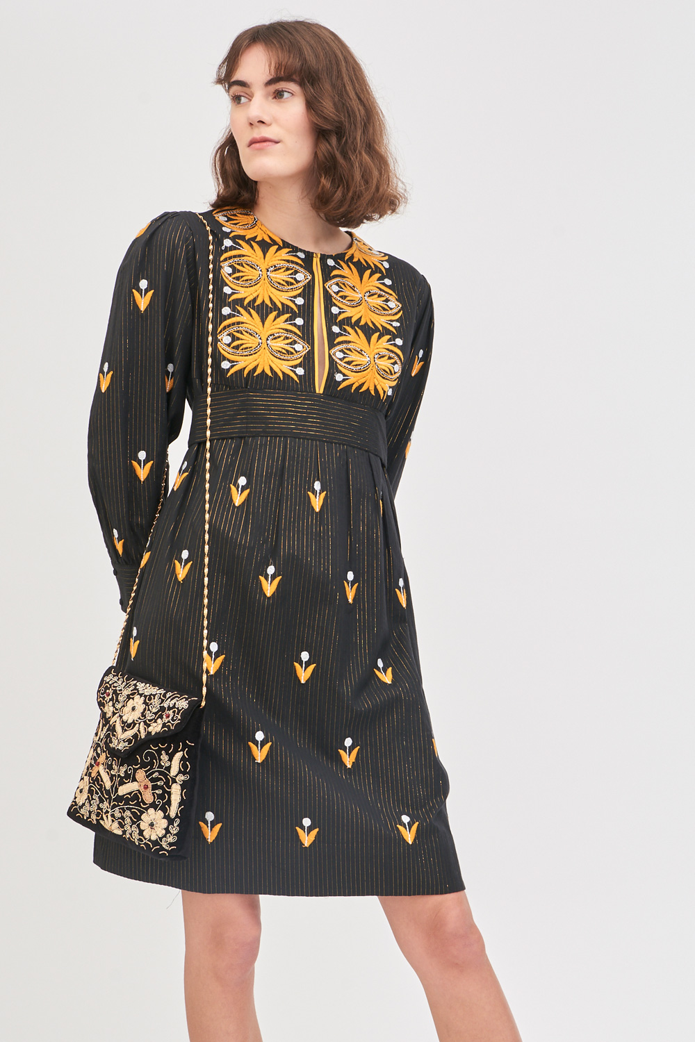 Robe courte brodée Mexi - Noir - Antik Batik (photo) Robe courte brodée Mexi - Noir - Antik Batik (photo)