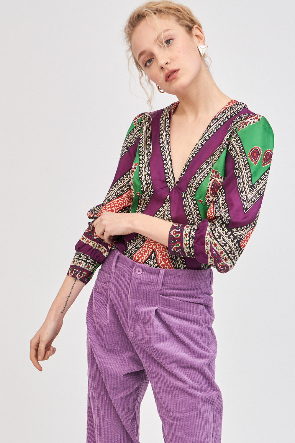 Blouse en soie imprimée Oriana - Antik Batik (photo) Blouse en soie imprimée Oriana - Antik Batik (photo)
