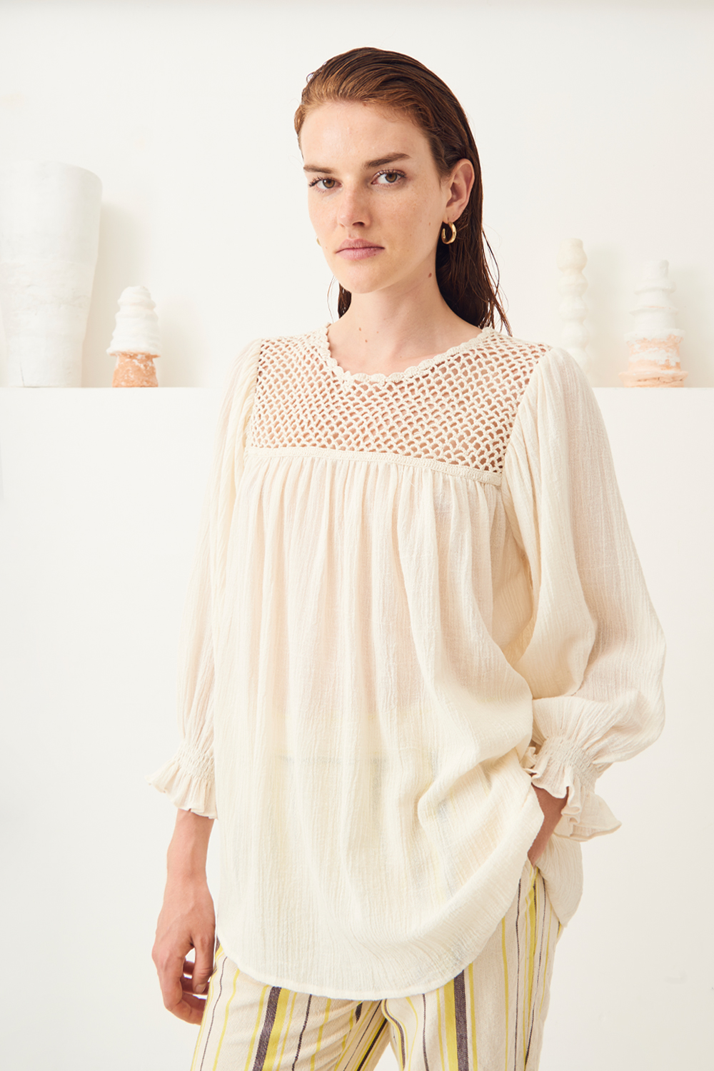 Blouse fluide ajourée Usher - Antik Batik (photo) Blouse fluide ajourée Usher - Antik Batik (photo)