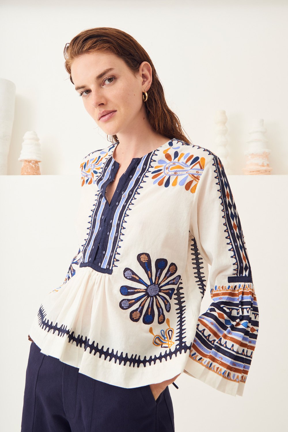 Blouse ethnique brodée Malika - Antik Batik (photo) Blouse ethnique brodée Malika - Antik Batik (photo)