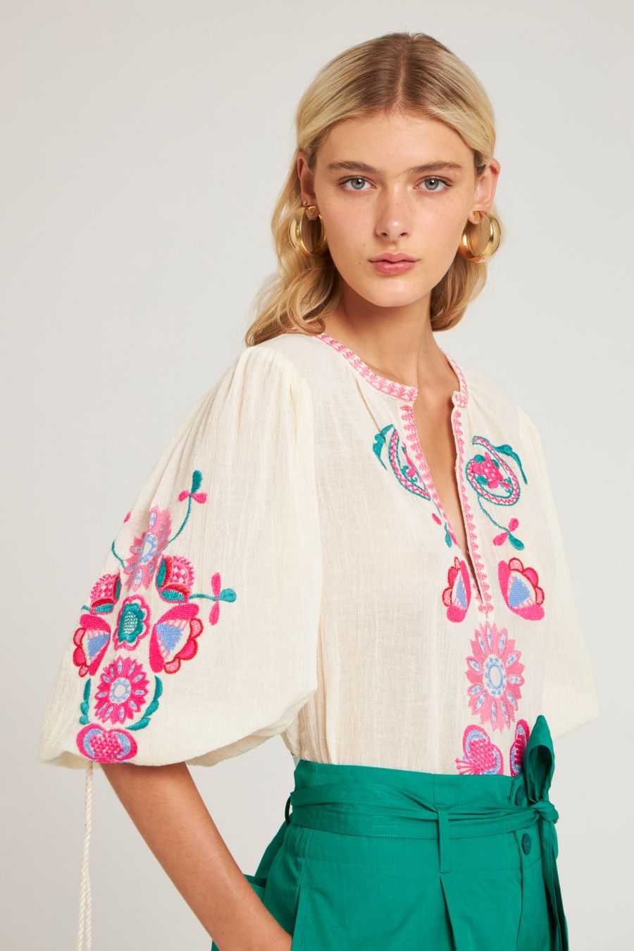 Antikbatik Magoo embroidered blouse