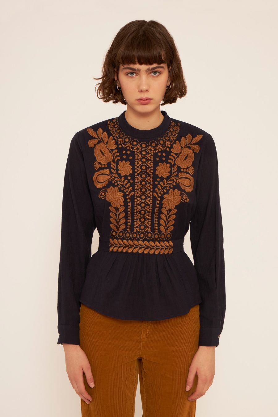 Antikbatik Tani embroidered blouse