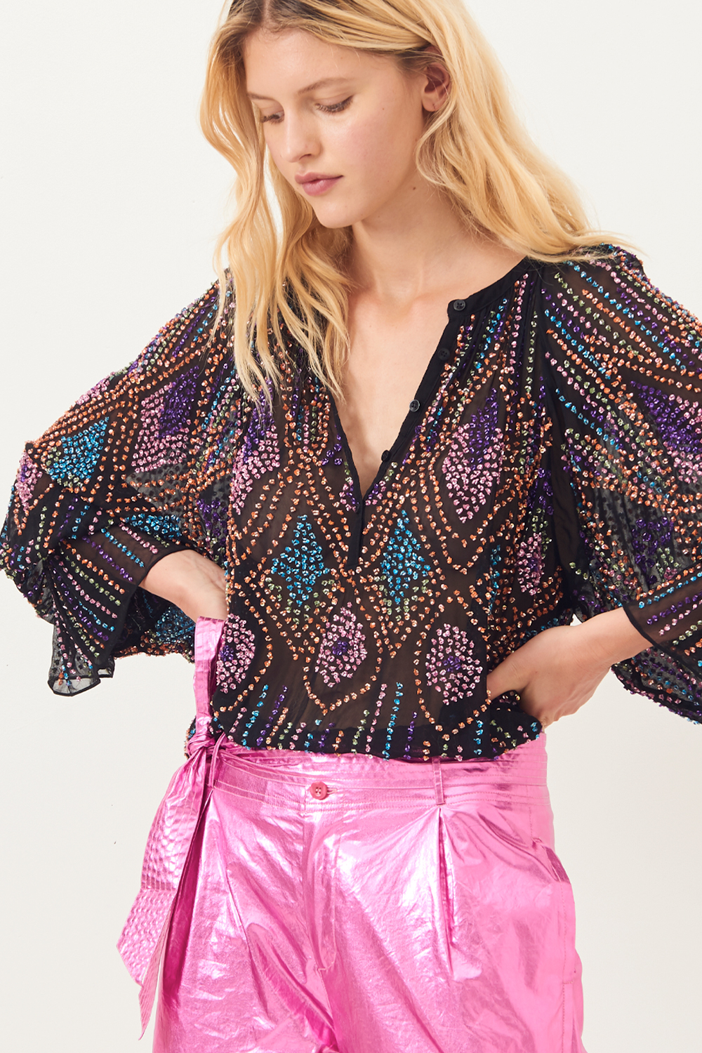 Blouse brodée Emilia - Noir - Antik Batik (photo) Blouse brodée Emilia - Noir - Antik Batik (photo)