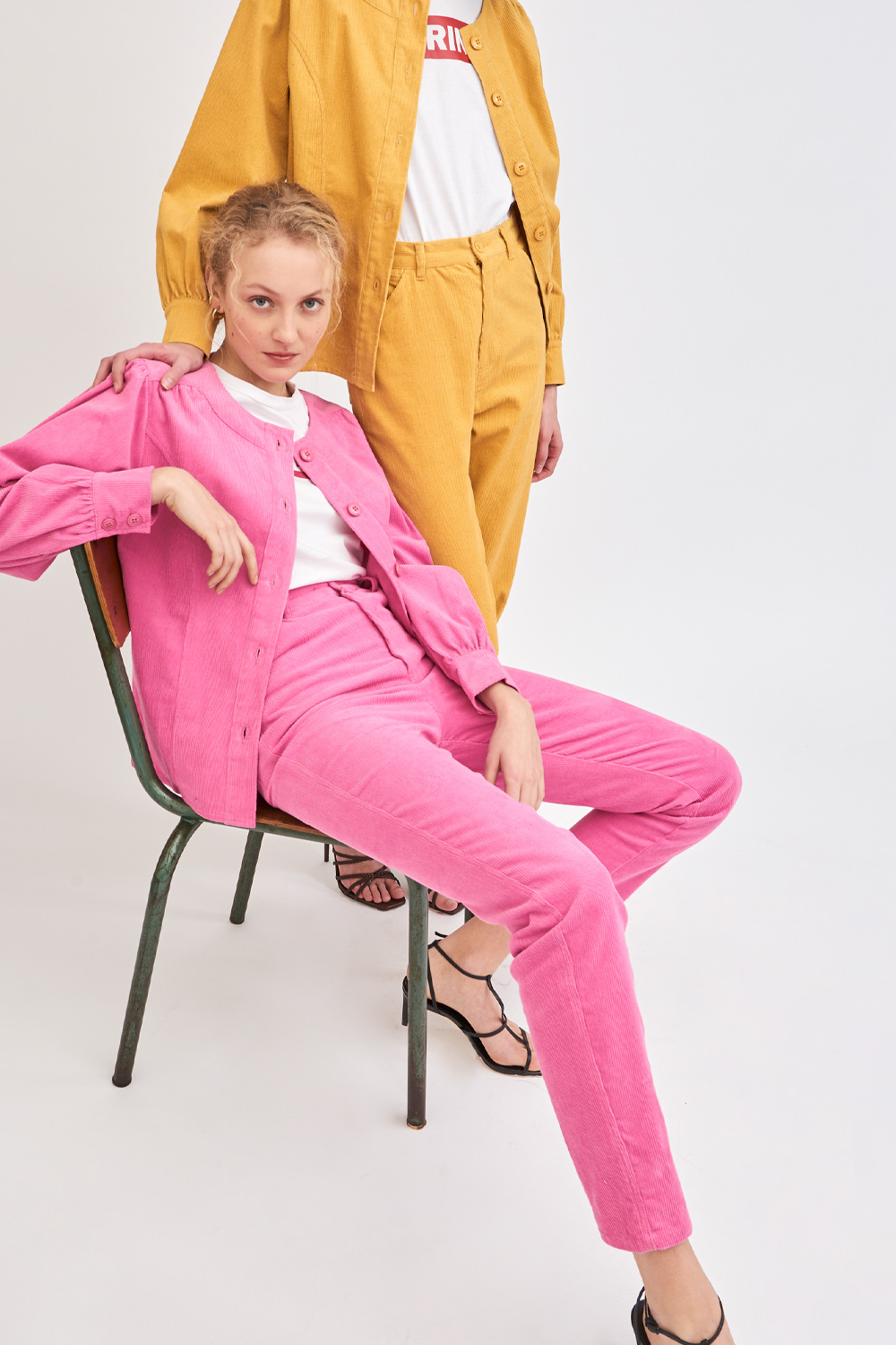Pantalon en velours côtelé Foly - Rose - Antik Batik (photo) Pantalon en velours côtelé Foly - Rose - Antik Batik (photo)