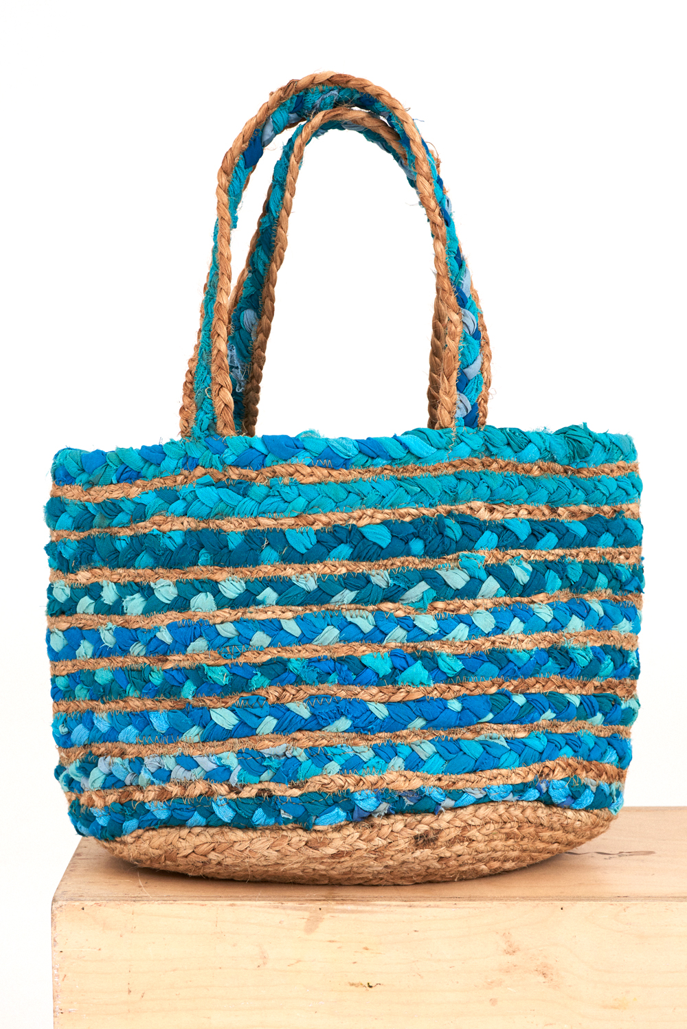 Cabas jute tressée Jella - Turquoise - Antik Batik (photo) Cabas jute tressée Jella - Turquoise - Antik Batik (photo)