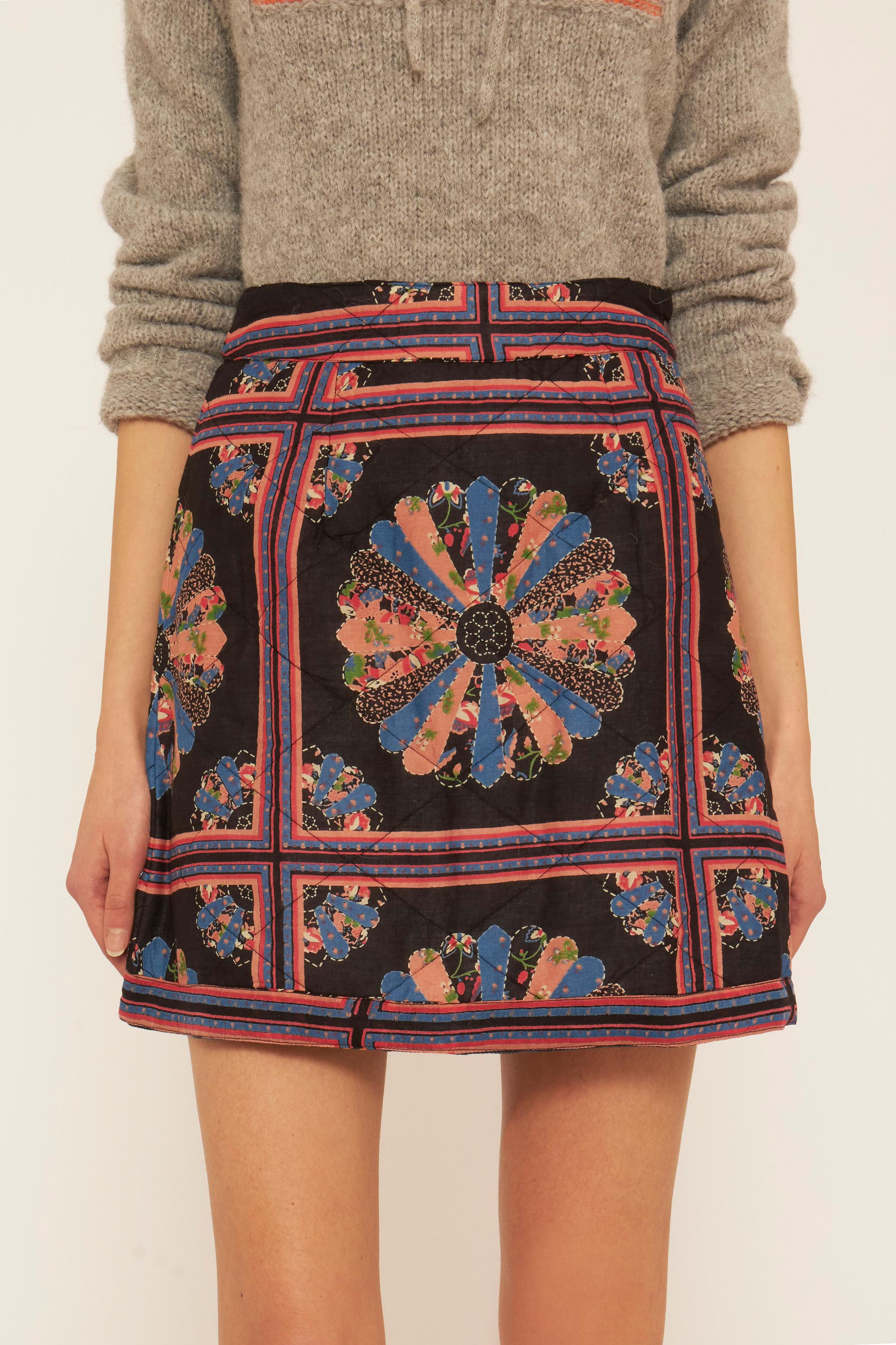 Cotton voile quilted mini skirt | Black and pink floral print | ANTIK BATIK