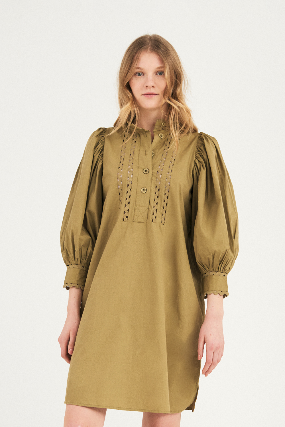 Robe courte manches bouffantes popeline Malia - Kaki - Antik Batik (photo) Robe courte manches bouffantes popeline Malia - Kaki - Antik Batik (photo)