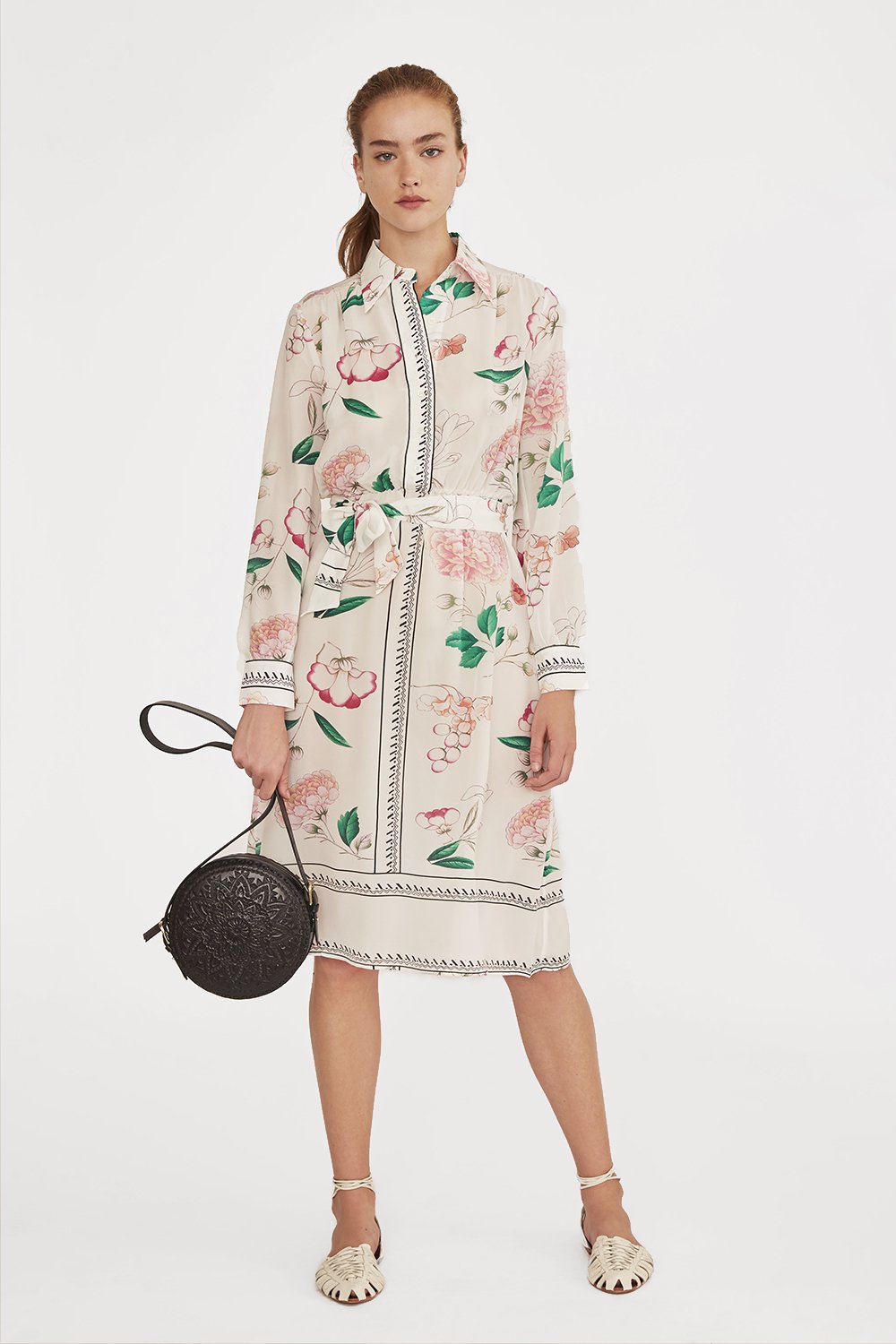 Robe en soie imprimé fleuri Pally - Antik Batik (photo) Robe en soie imprimé fleuri Pally - Antik Batik (photo)